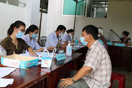 Quang cảnh buổi sàng lọc lao chủ động ở cộng đồng tại Trung tâm Y tế quận Bình Thủy. Quang cảnh buổi sàng lọc lao chủ động ở cộng đồng tại Trung tâm Y tế quận Bình Thủy.